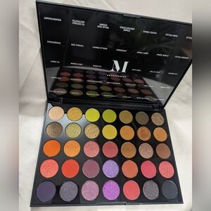 35M Boss Mood Morphe Eyeshadow Palette